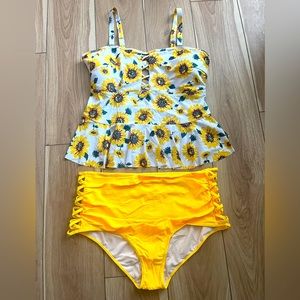 🆕 YONIQUE🦩2 pc Swimsuit Peplum 👙 NWT! Plus size 22w